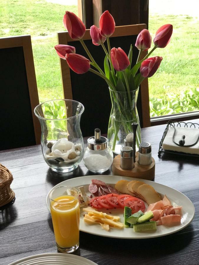 Bed and Breakfast Zuvienes Pasiure Rubikiai Exterior foto